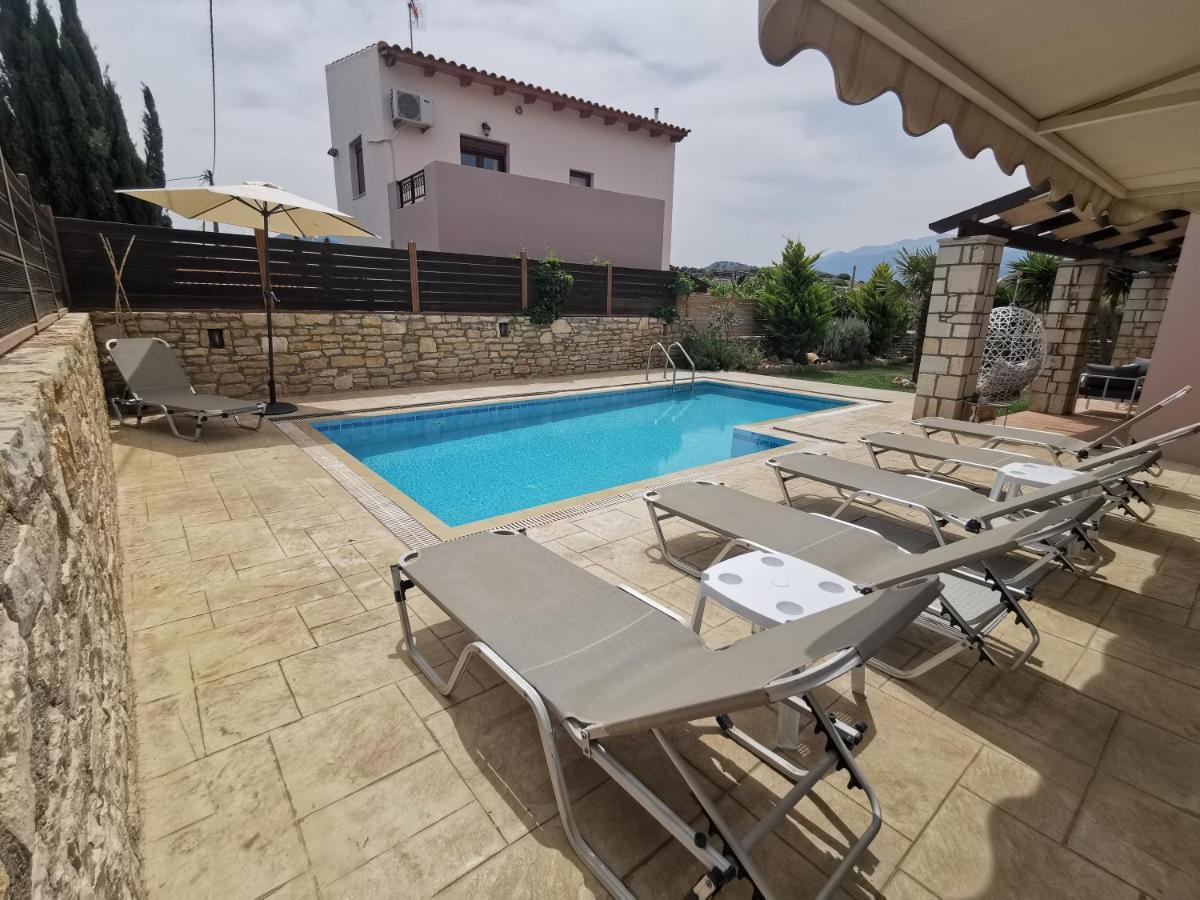 Villa Steki Roumelí 외부 사진